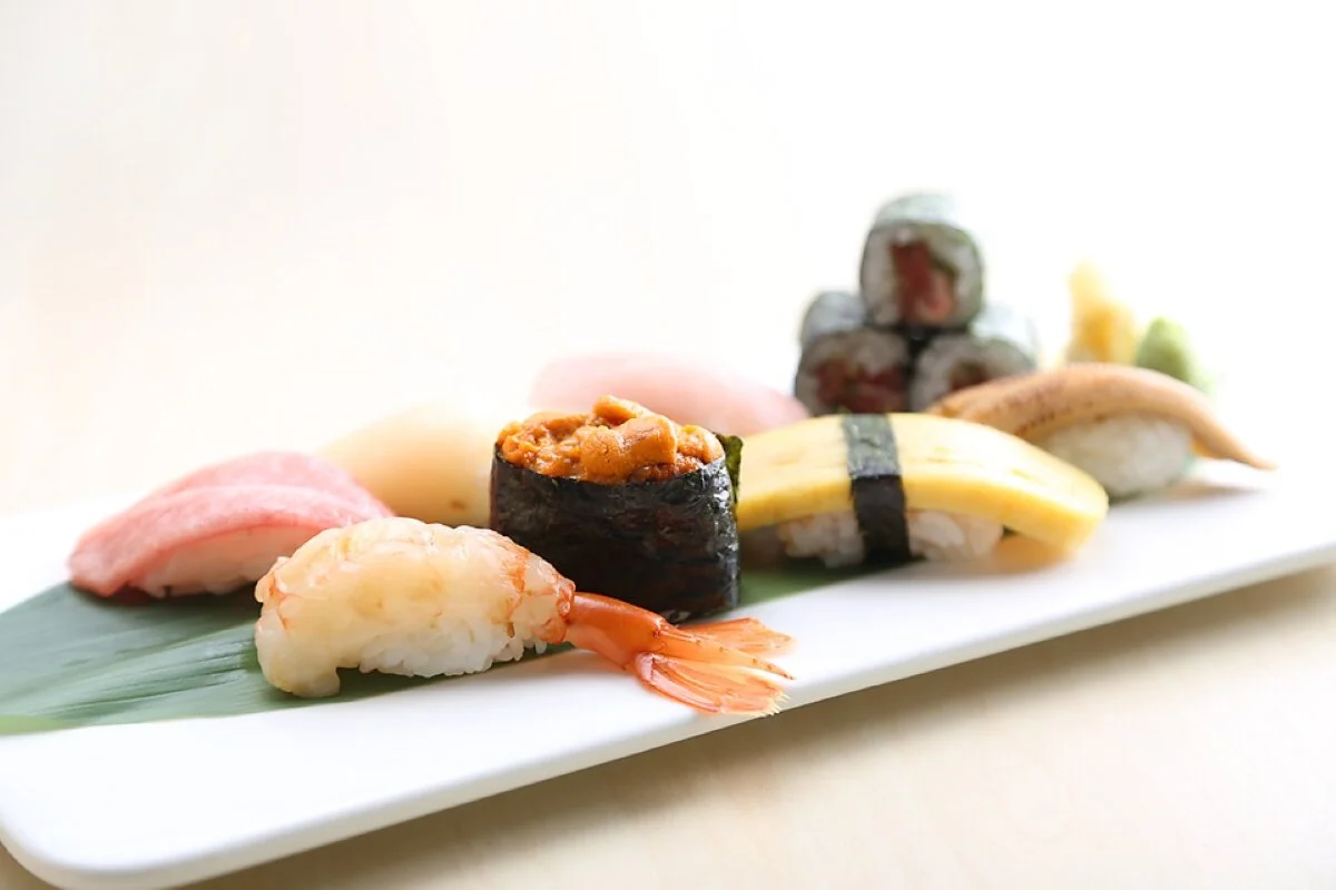 Premium Sushi Set 10 Pcs Standing Sushi Bar