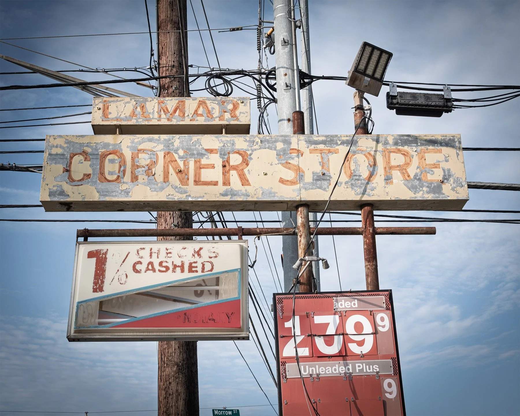 Austin vintage signs

#urbanlandscape #vintage #signs #AustinPhotography #ATXPhotography #ATX #AustinTexas