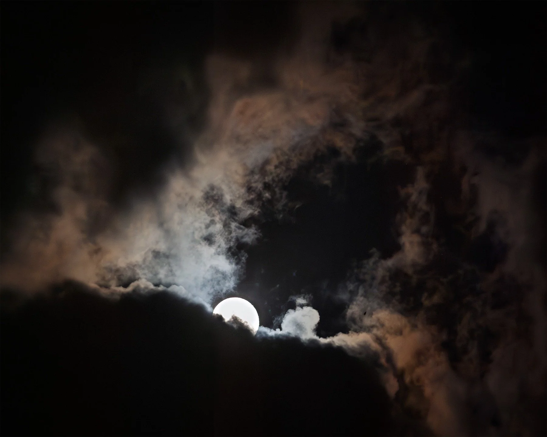 View to the northeast: 11:00 p.m. and 6 p.m. - Austin Hancock 

#moon #moonlight #fullmoon #sky #clouds #urbanlandscape #landscape #AustinPhotography #ATXPhotography #ATX #AustinTexas