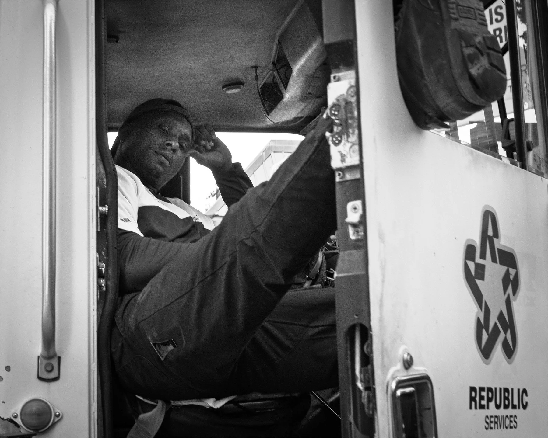 downtime

#streetphotography #urbanlandscape #blackandwhitephotography #AustinTexasPhotography #ATX #AustinTexas