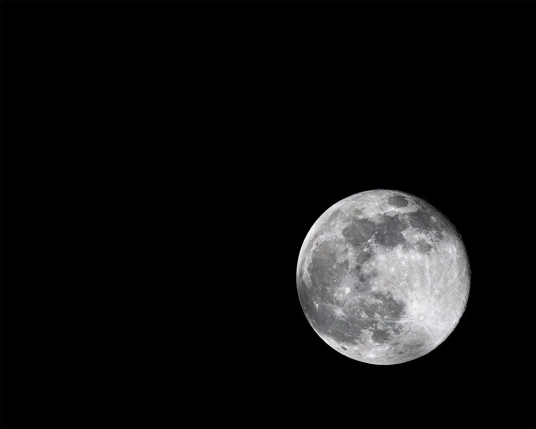 Tonight's supermoon (Beaver Moon) brightest of 2025

#moon #moonphotography #blackandwhitephotography #AustinTexasPhotography #ATX #AustinTexas