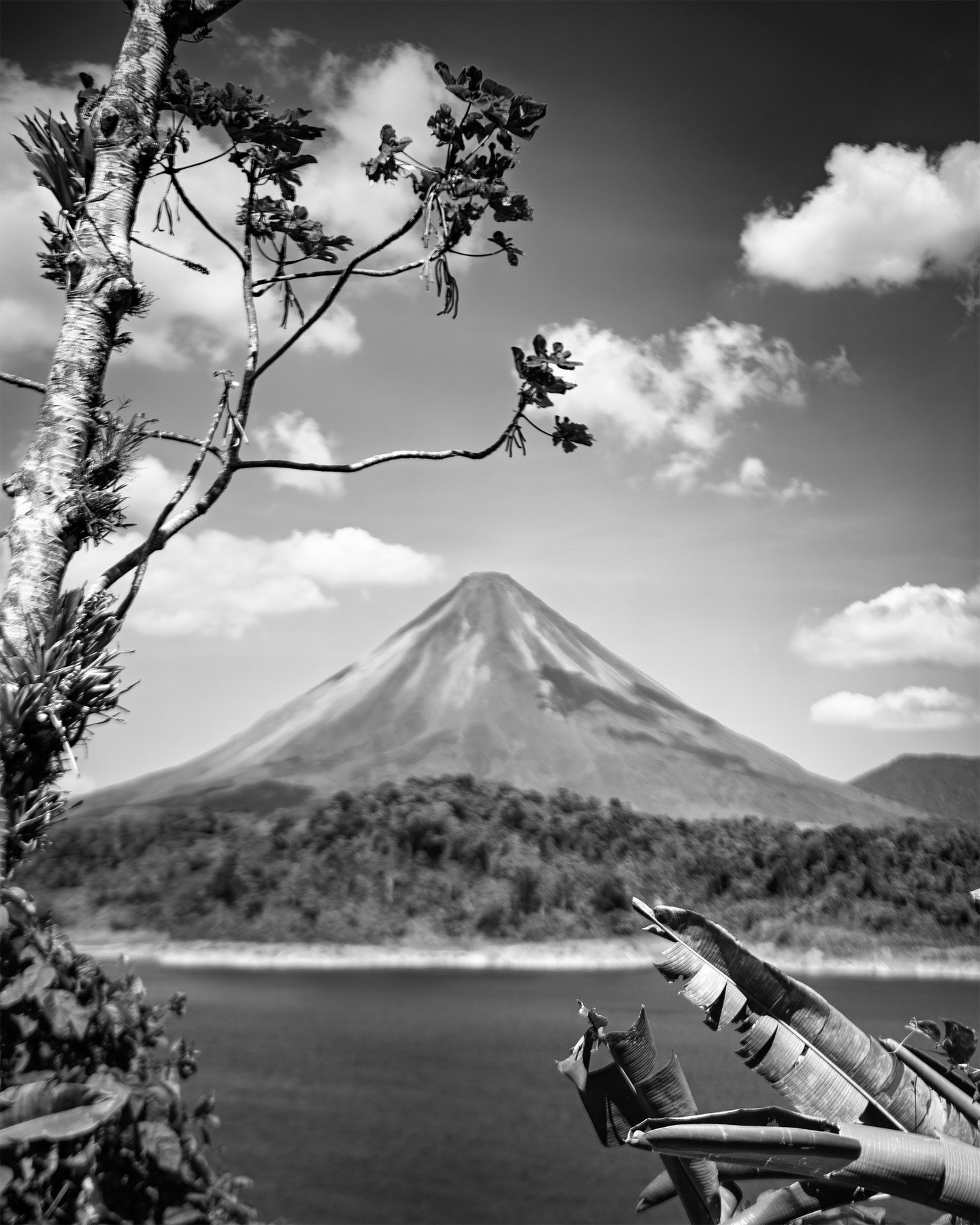 Arenal Volcano

#costarica #volcano #mountain #black #blackandwhitephotography