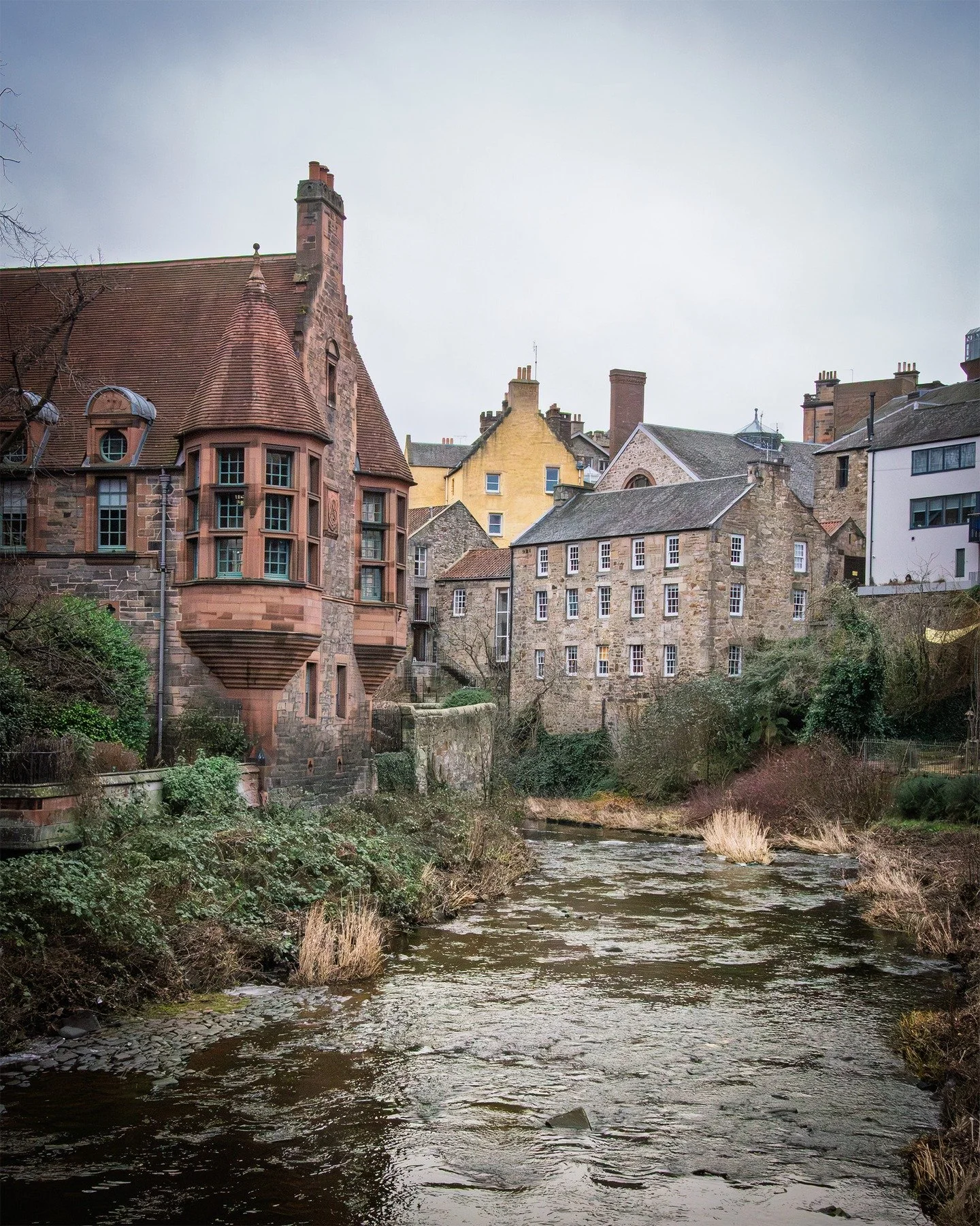 Obligatory Dean Village bridge photos

Complete with (what I imagine are) Instagram influencers

#urbanlandscape #edinburgh #deanvillage #uk