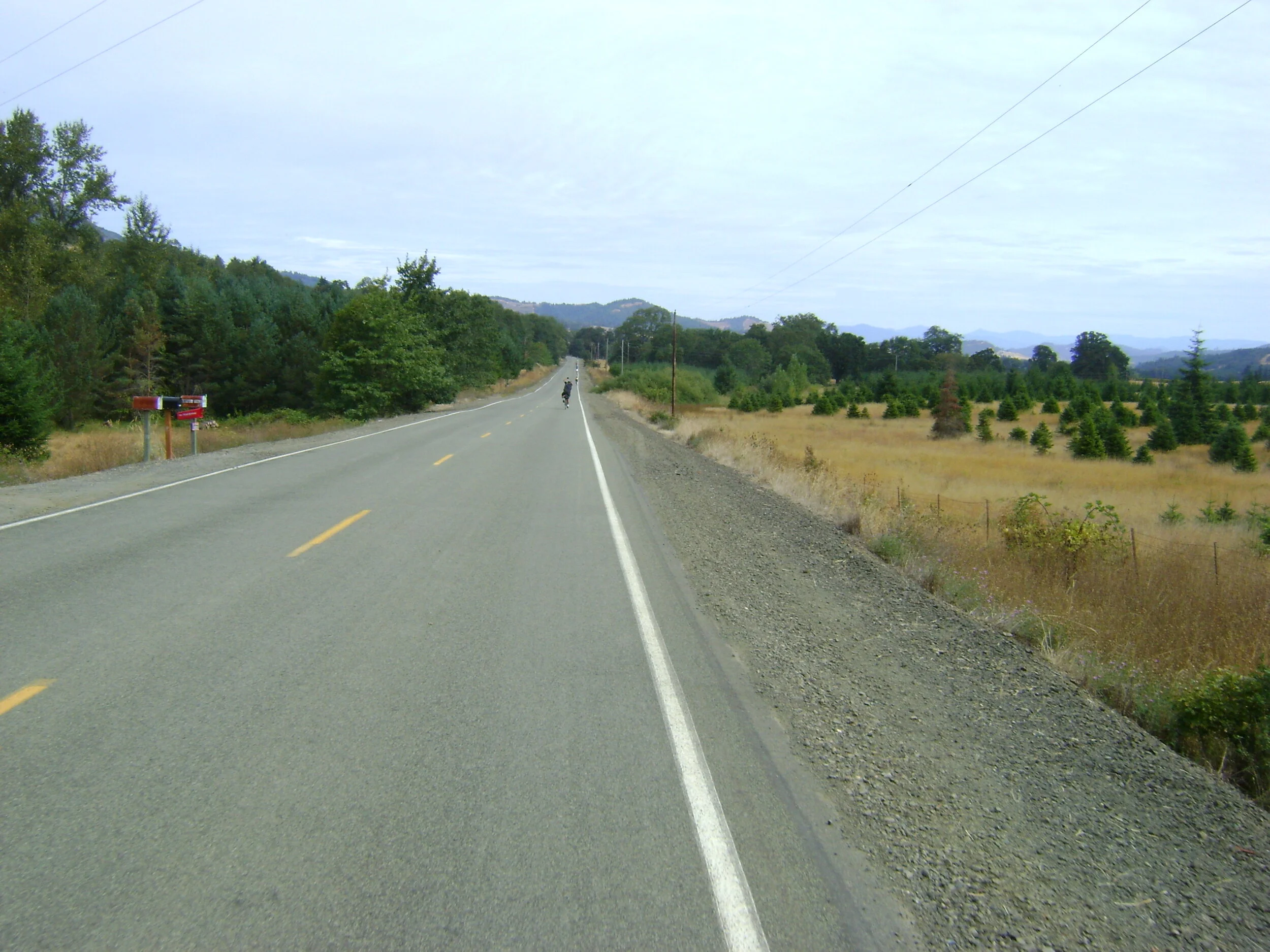  Riding along the incredibly straight Melqua Road just west of Roseburg on our way to Sutherlin, OR. 