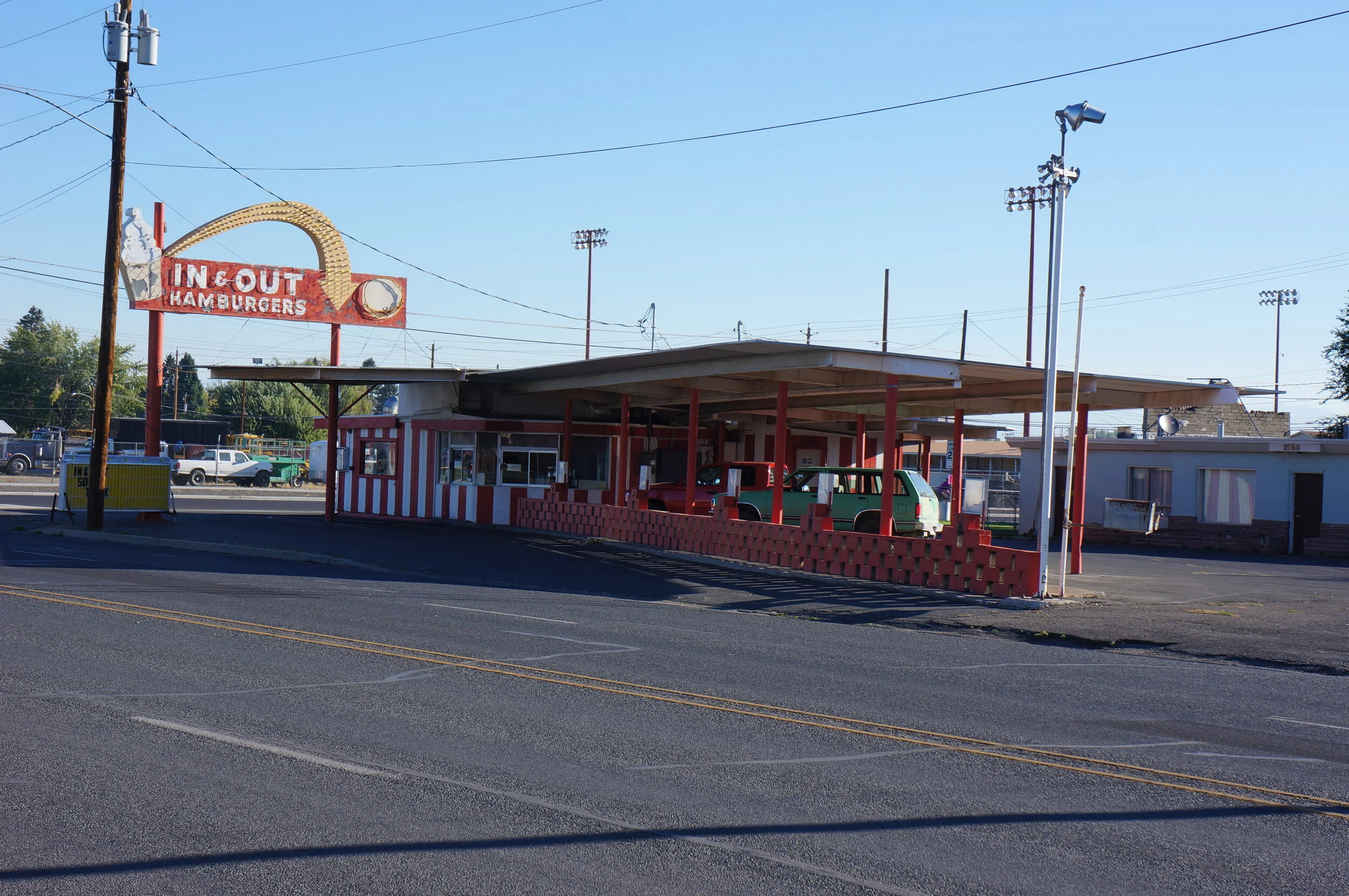  Day 1: Old In and Out Burger I found on the optional loop north of Baker City, Oregon.(Not THAT In-N-Out) 