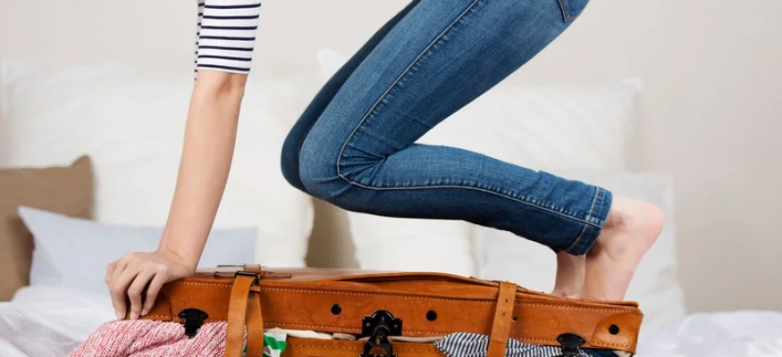 clothes-travel-voyage-backpack.jpg