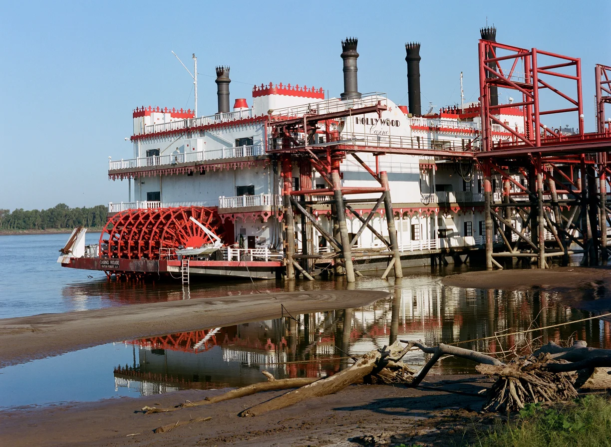 Hollywood Casino Water Ferry Reflection_Docked_web.jpg