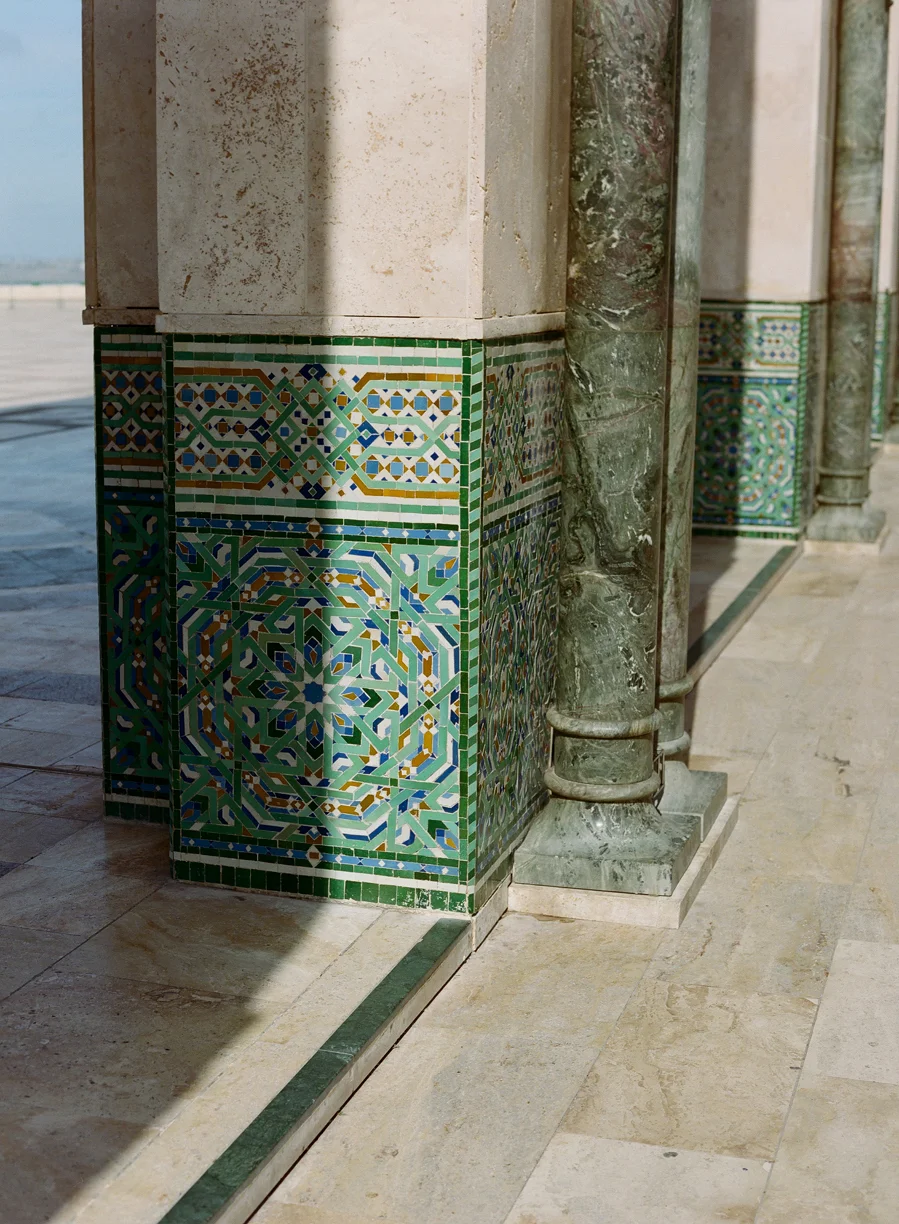 shadow on pillar and column at hassan mosque II_web.jpg