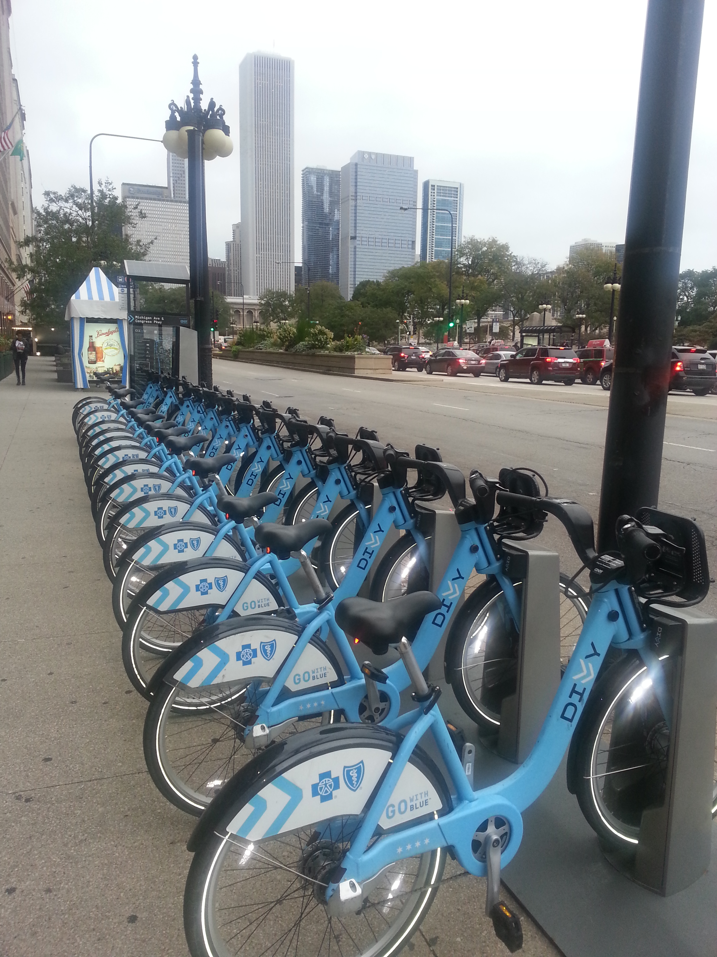 Divvy bike share is spreading from Chicago to Oak Park and Evanston bringing shared use mobility to urban and suburban residents. (Photo: M. Zimmerman, Sept 2015).