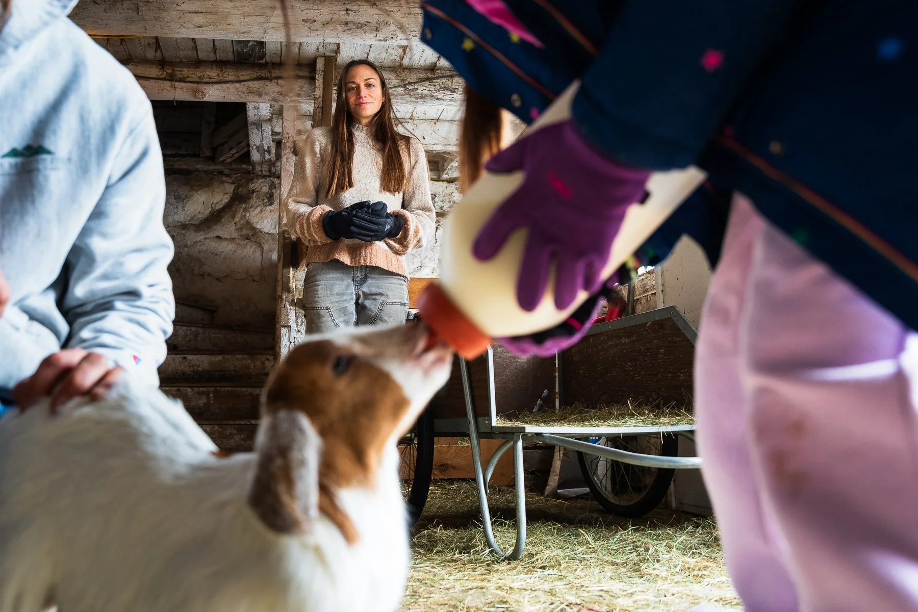 18_AdrienBisson_Bottle feeding.jpg