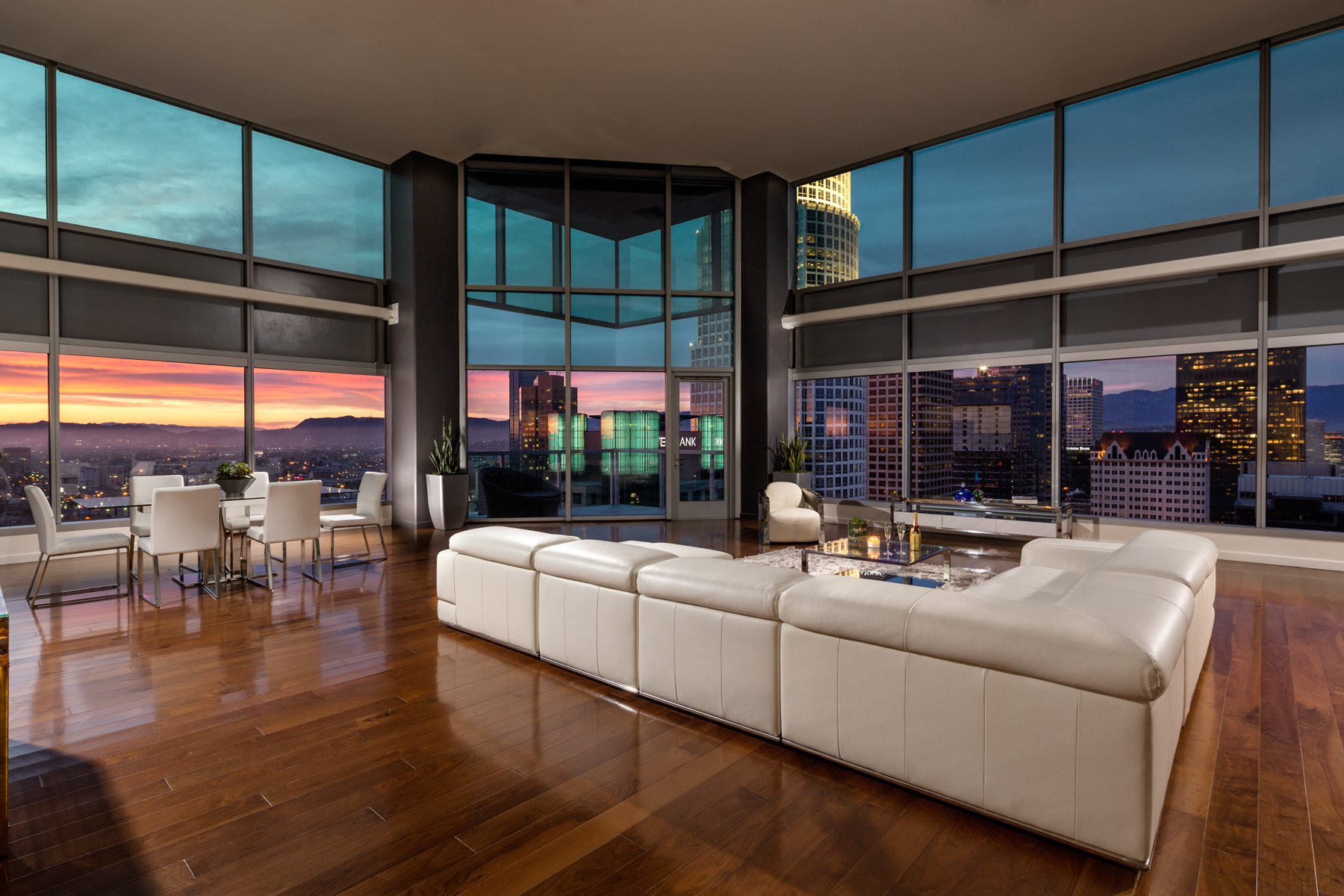 GS_Watermarke_Towers_PH_2_Living_Room_Twi.jpg