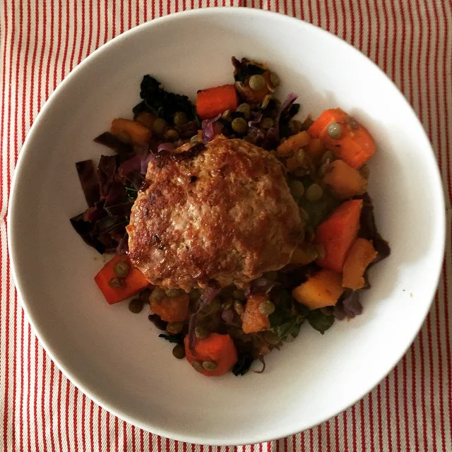 Today for lunch #clean veggie hash: butternut squash, purple cabbage, kale, garlic roasted carrots, and braised lentils topped with a homemade turkey sausage patty. Here&rsquo;s a tip for using less fat in the recipe: steam your veggies by keeping t…