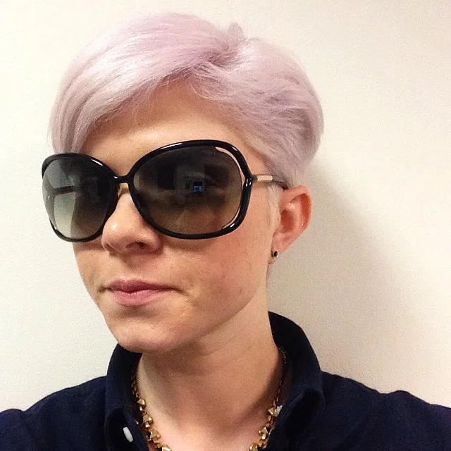 Still working on non-clashing outfits with my #lavenderhair Here in #everlane indigo, #peterpilotto skirt and #jcrew necklace. #sfblogger #pastelhair