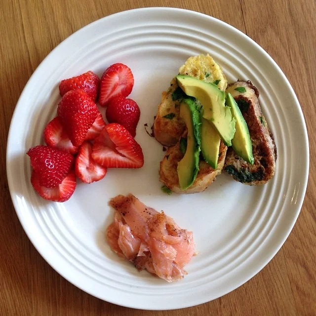Inspired by @keiyamazaki for today&rsquo;s brunch. Salt and pepper french toast with avocado, smoked salmon, and strawberries. #inspiredby #instafood #sfblogger