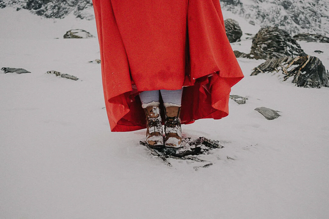 Stylish-ways-to-keep-warm-on-your-wedding-day_Dorothy blog.jpg