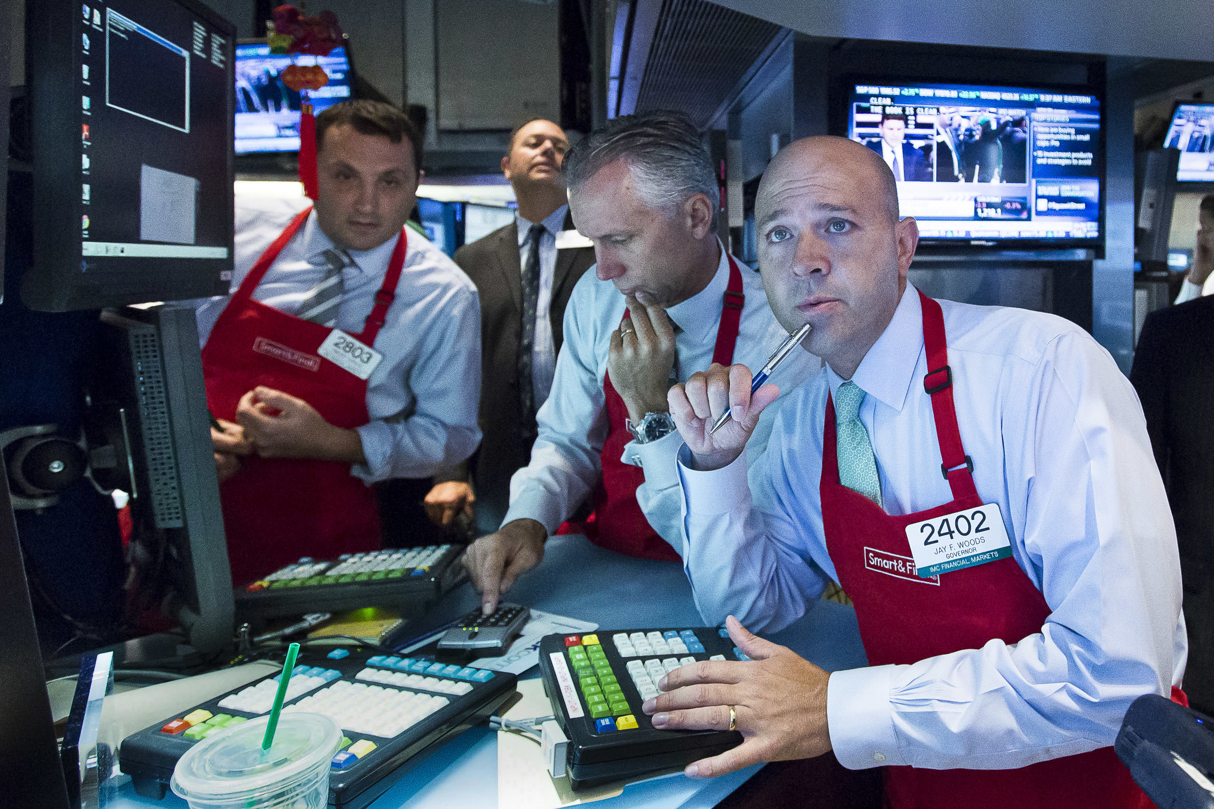 Studying the stock price during the IPO for Smart & Final, an upscale grocery store chain.
