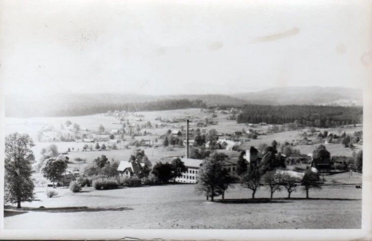 Doubice__komín__továrna__foto_ca_1950__4555511651__-_Aukro_-_největší_obchodní_portál.jpg