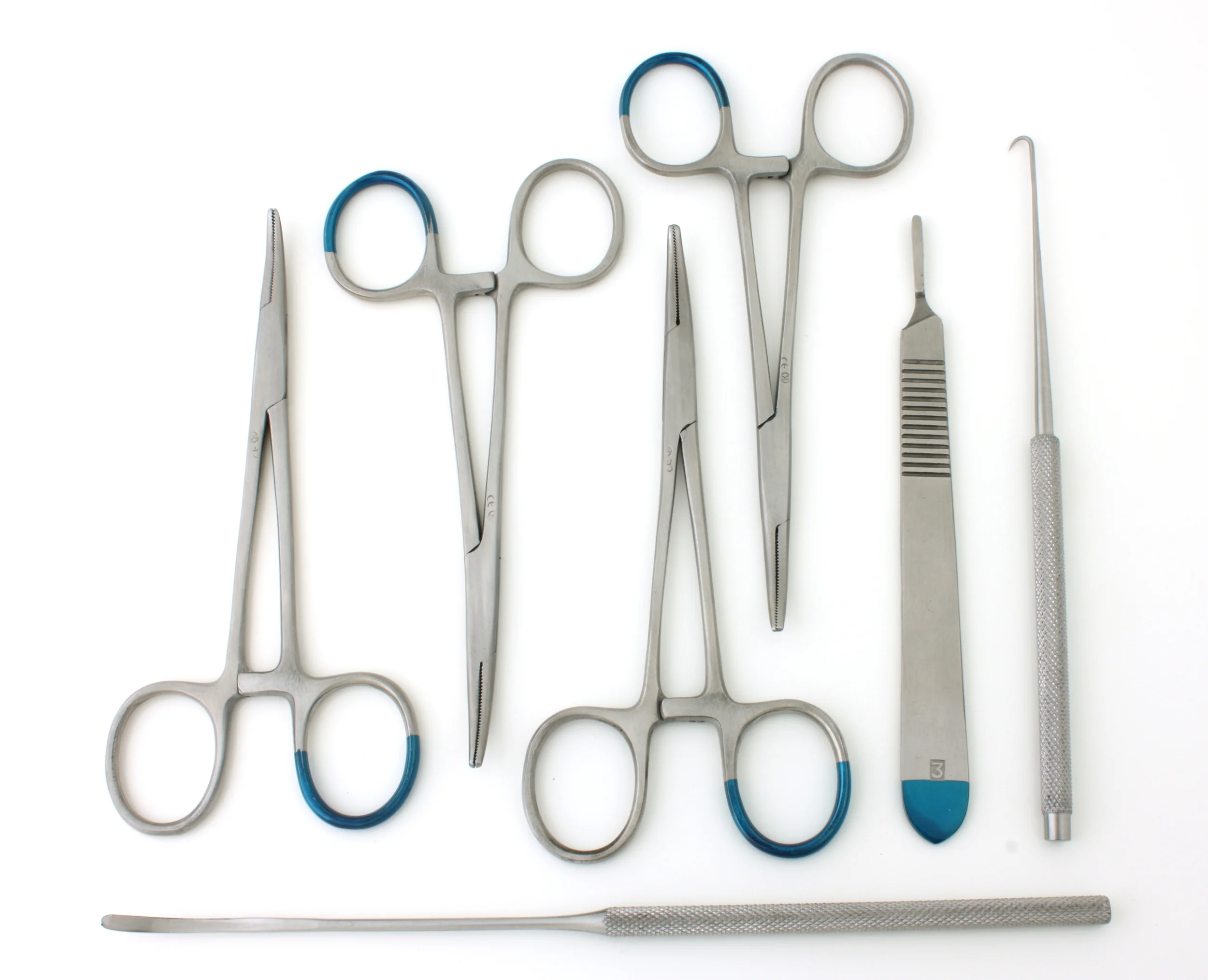 Disposable Muller set: 1 Muller haak 2streep 1 Imtima spreider 3mm wijd 18,5cm 1 Scalpel handvat No3 4 Halsted arterieklemmen gebogen 12,5cm
