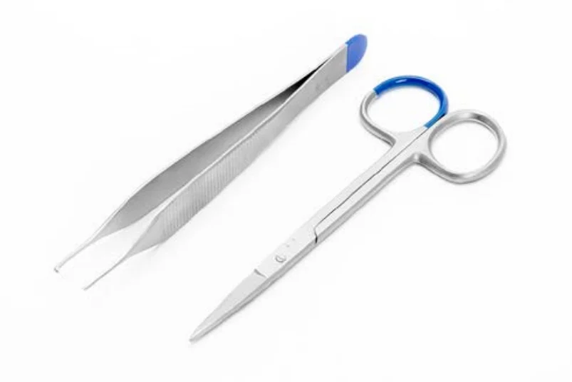Biopt set LM2015485 (per doos van 100 sets) 1 Iris schaar recht spits/spits 11 cm 1 Micro Adson chirurgisch pincet 1x2 tanden 12 cm