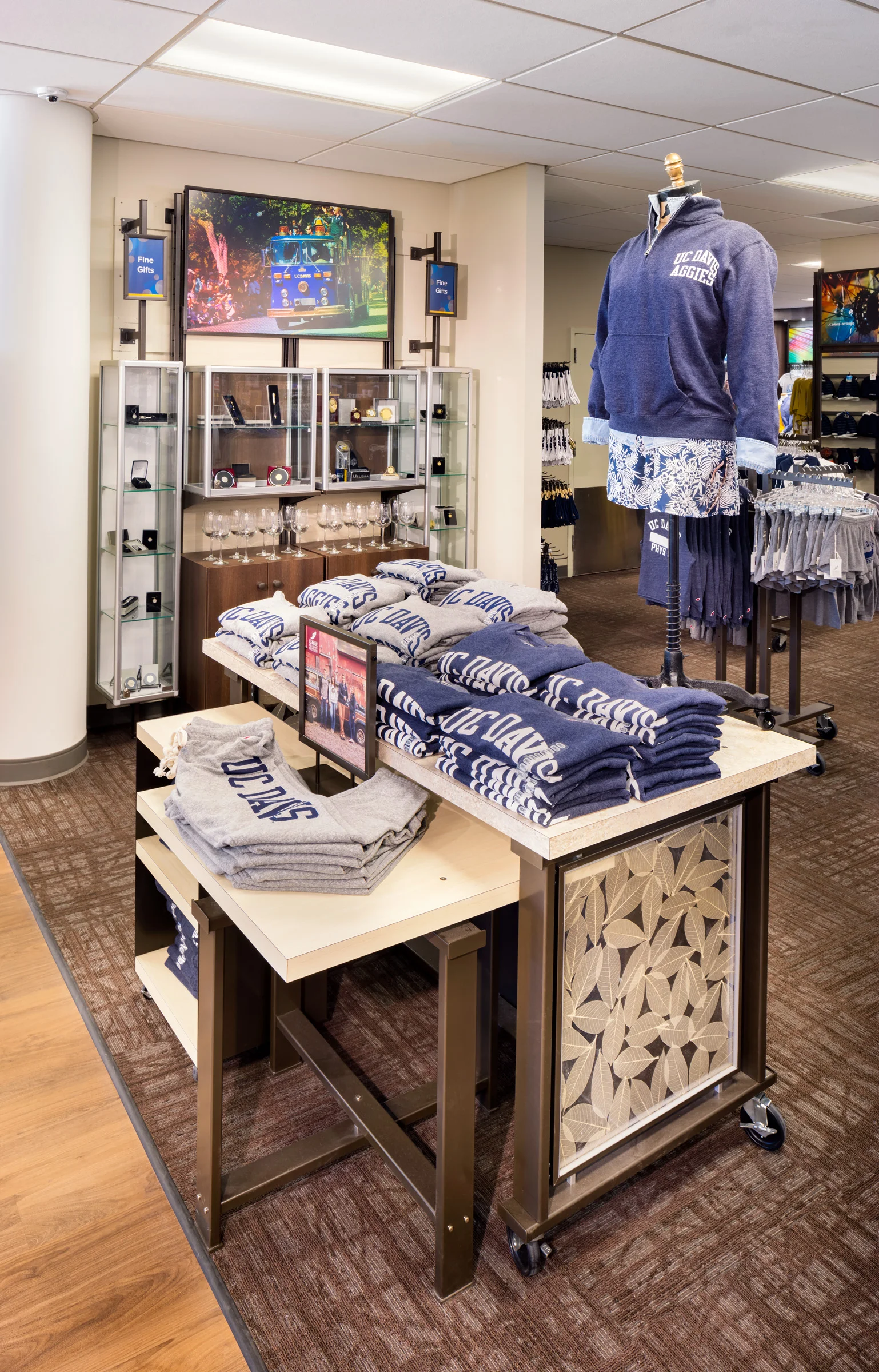 Campus Stores Campus Store Design campus-stores-campus-store-design