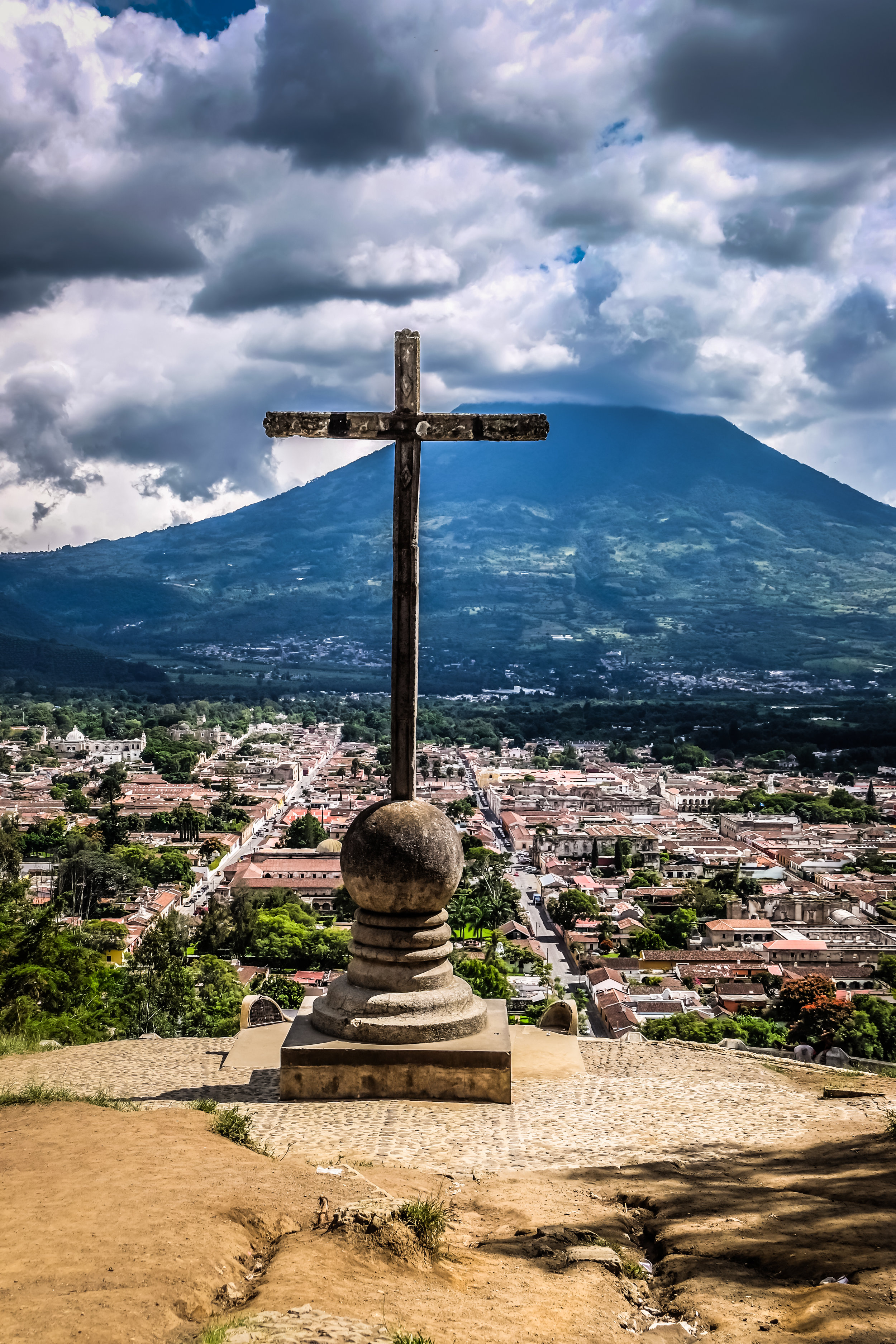 Cerro de la Cruz y Vulcán Agua, Antigua, Guatemala