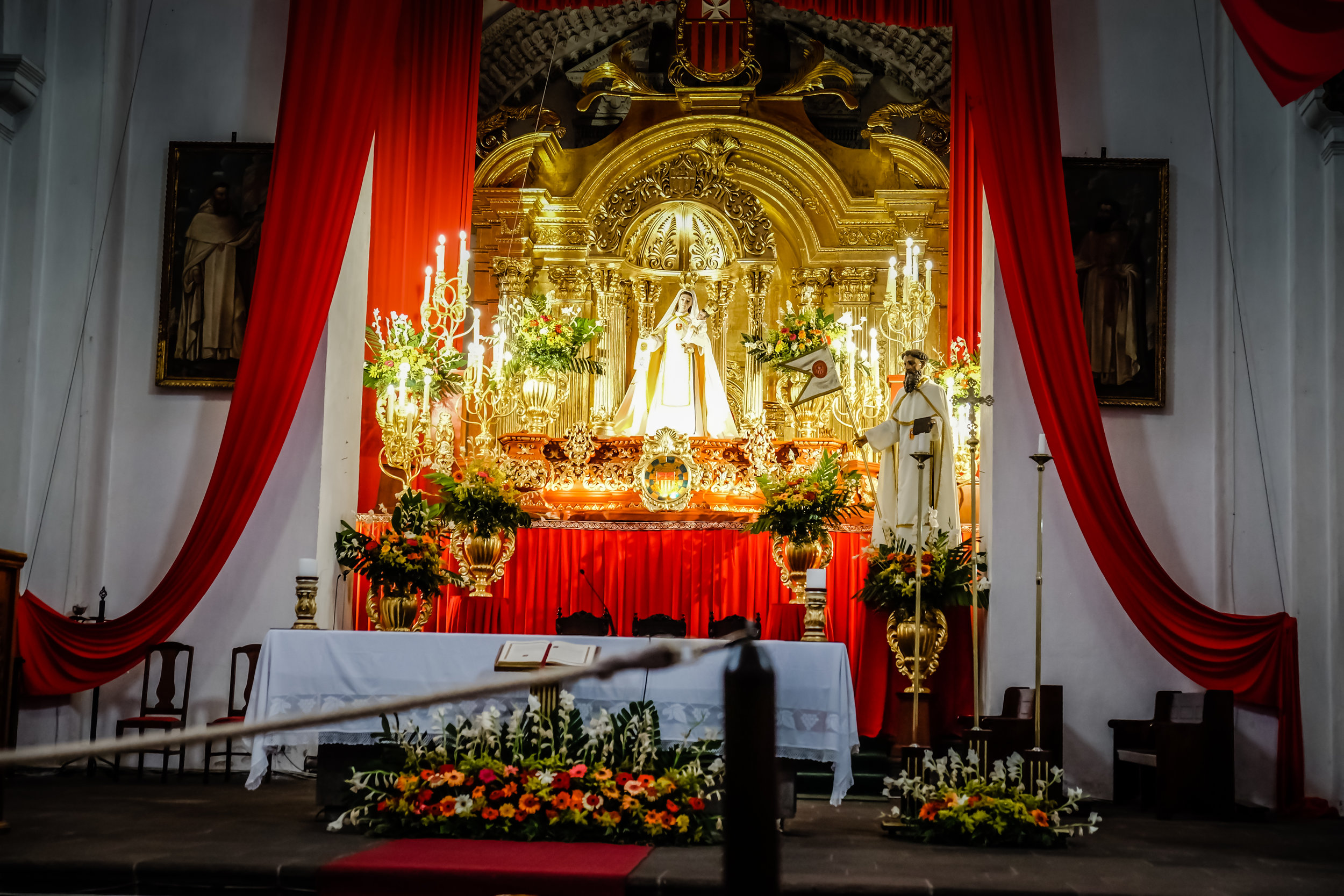 Altar, La Merced Iglesia y Monasterio, Antigua, Guatemala