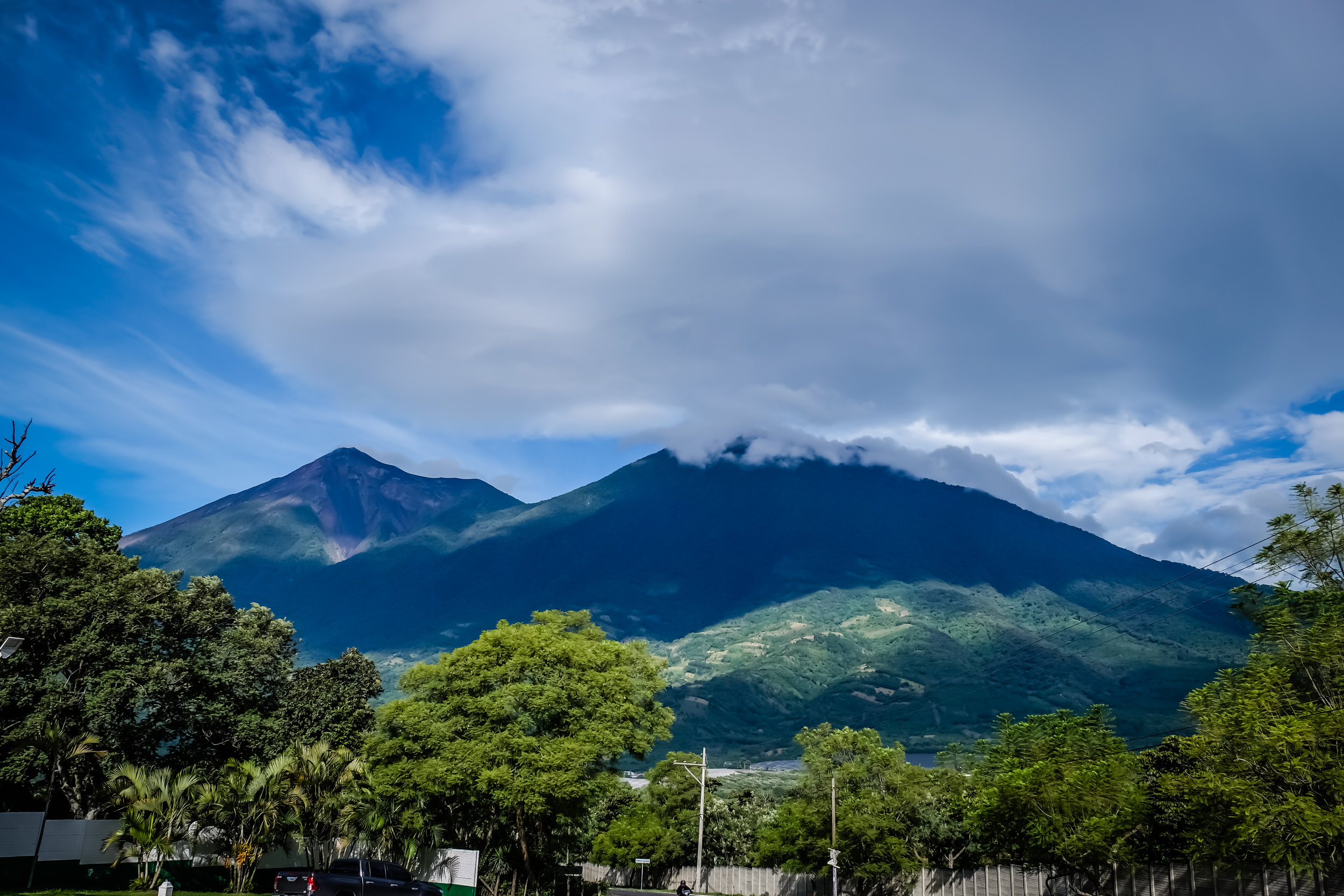 Vulcanes de Fuego y de Acatenango desde Pacaya, Guatemala