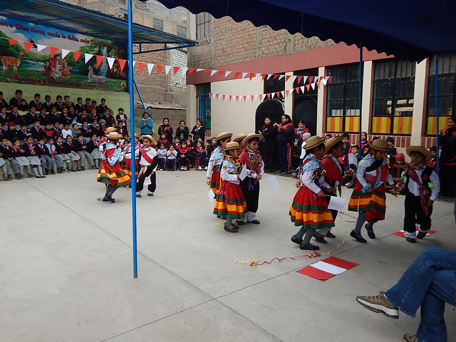 The school surprised us with thank you songs and folkloric dance