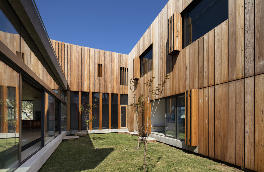 Sorrento Beach House. Courtyard