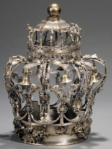 Silver-Torah-Crown-sold-by-Skinners-Auction-House-with-link-follow.jpg