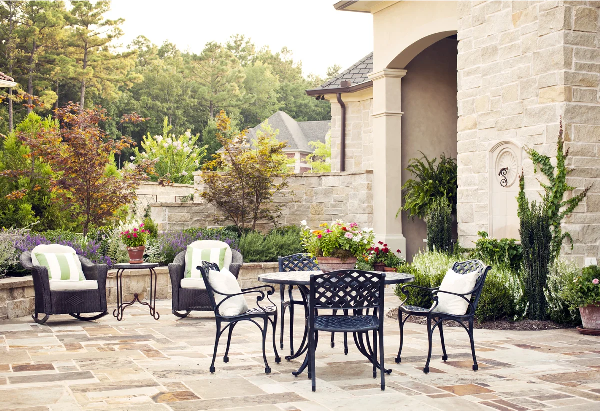 well_mona_patio.jpg