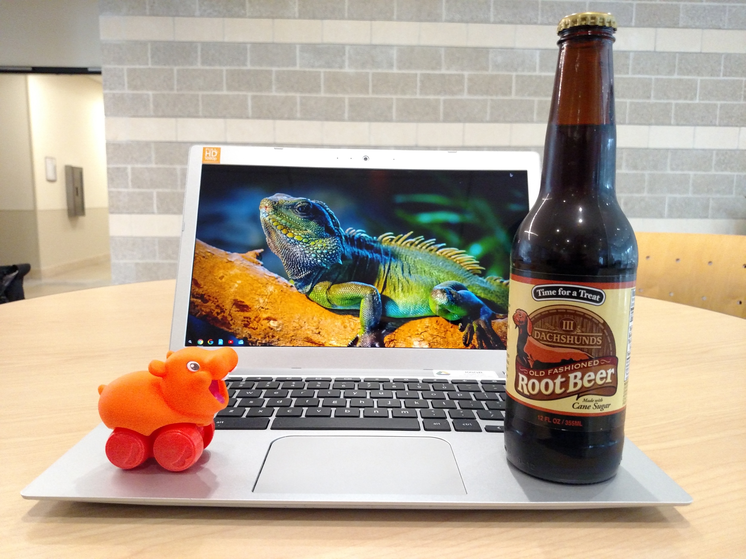 III Dachshunds Old Fashioned Root Beer