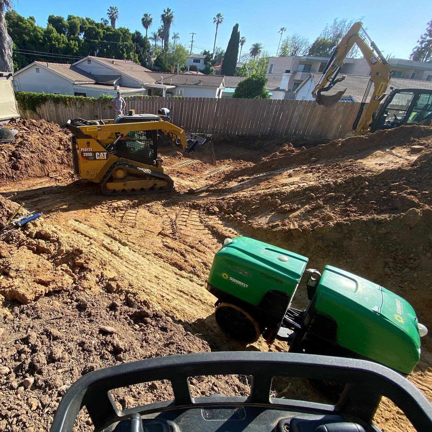 Broke ground on a fun project for @mightybuildings  #adu #backyardhome #guesthouse #prefabhomes #prefabhouse #modularhomes #poolhouse #grannyflat #inlawsuite #inlawunit #backyardstudio #guestspace #sustainable #genesiscalifornia #GNSCA