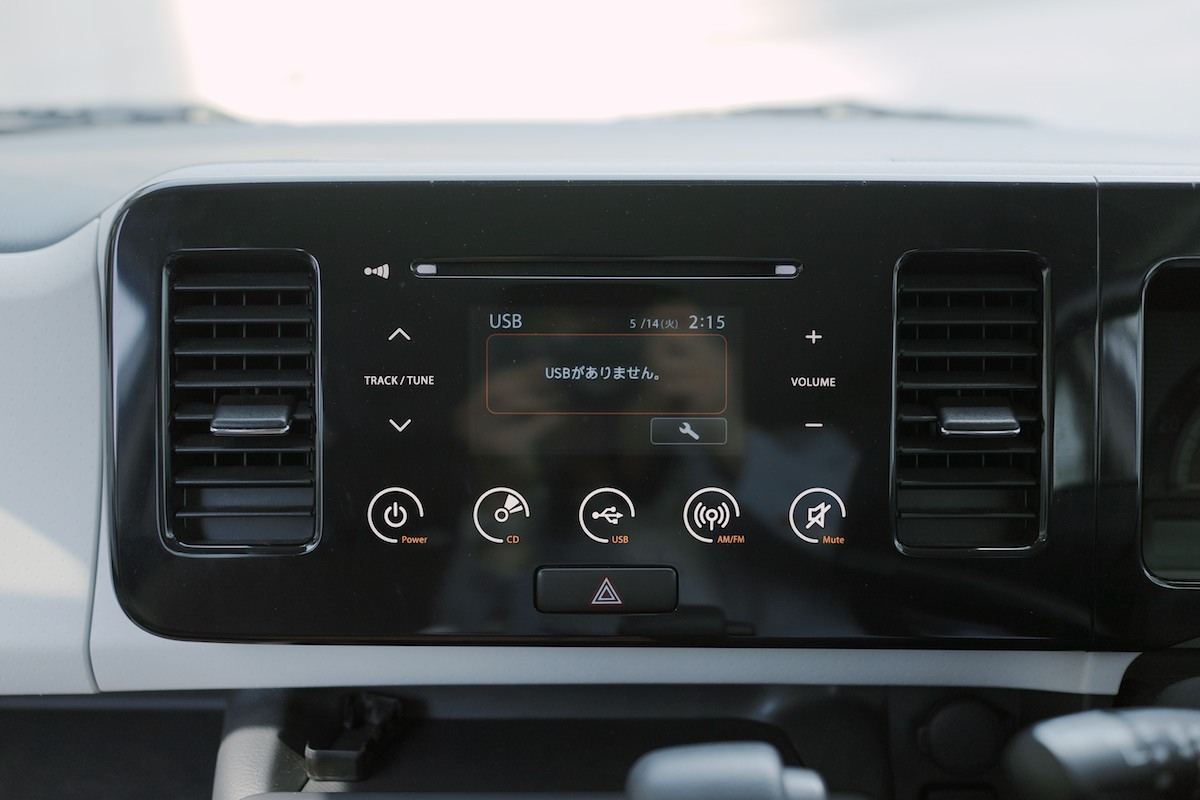 The touch buttons on the radio are actually quite usable. Thankfully, the climate controls are hard buttons.