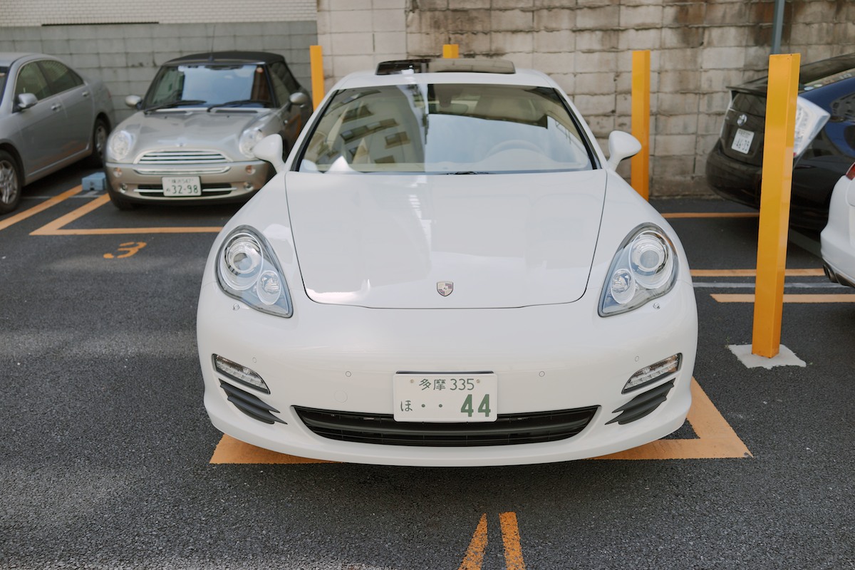 I like the simple and functional approach to Japanese license plates. 