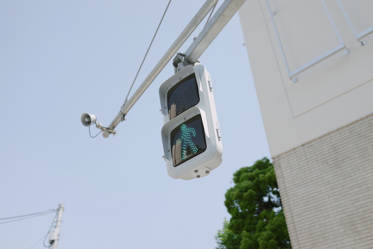 Typical Tokyo pedestrian signal.