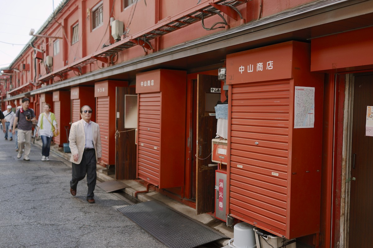 Beautifully unified backstreets of Nakamise.