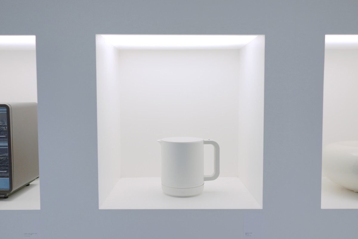 Tokyo, Japan - indoor mixed light