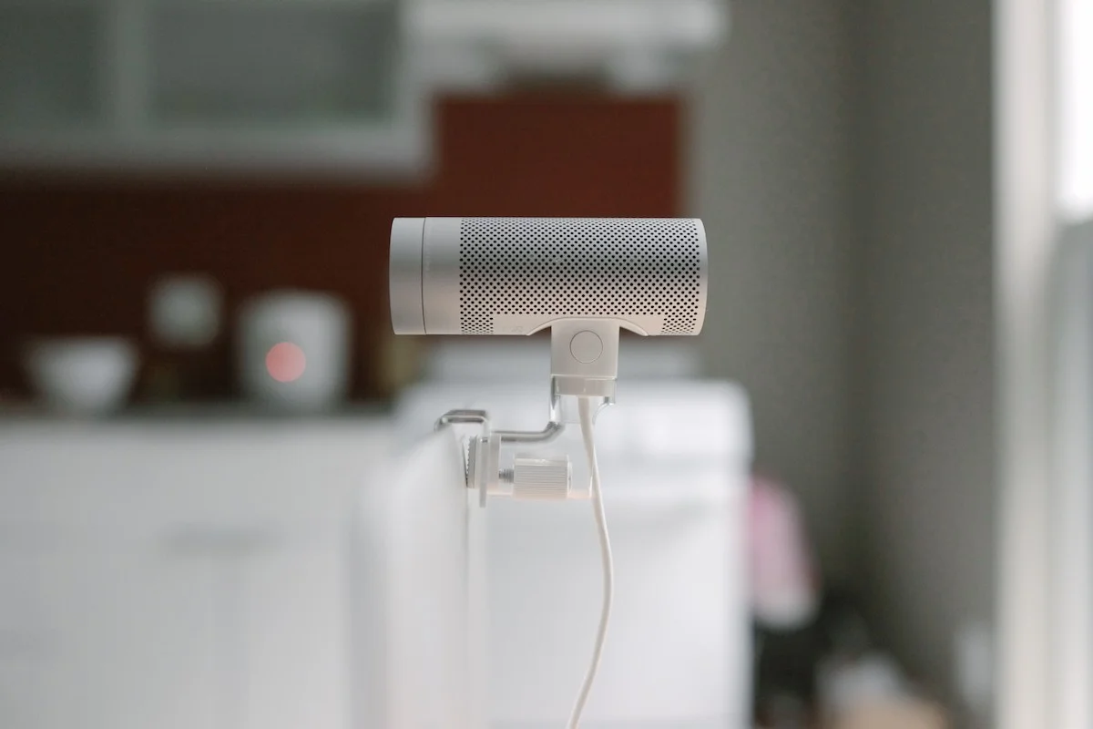 Apple iSight — Minimally Minimal