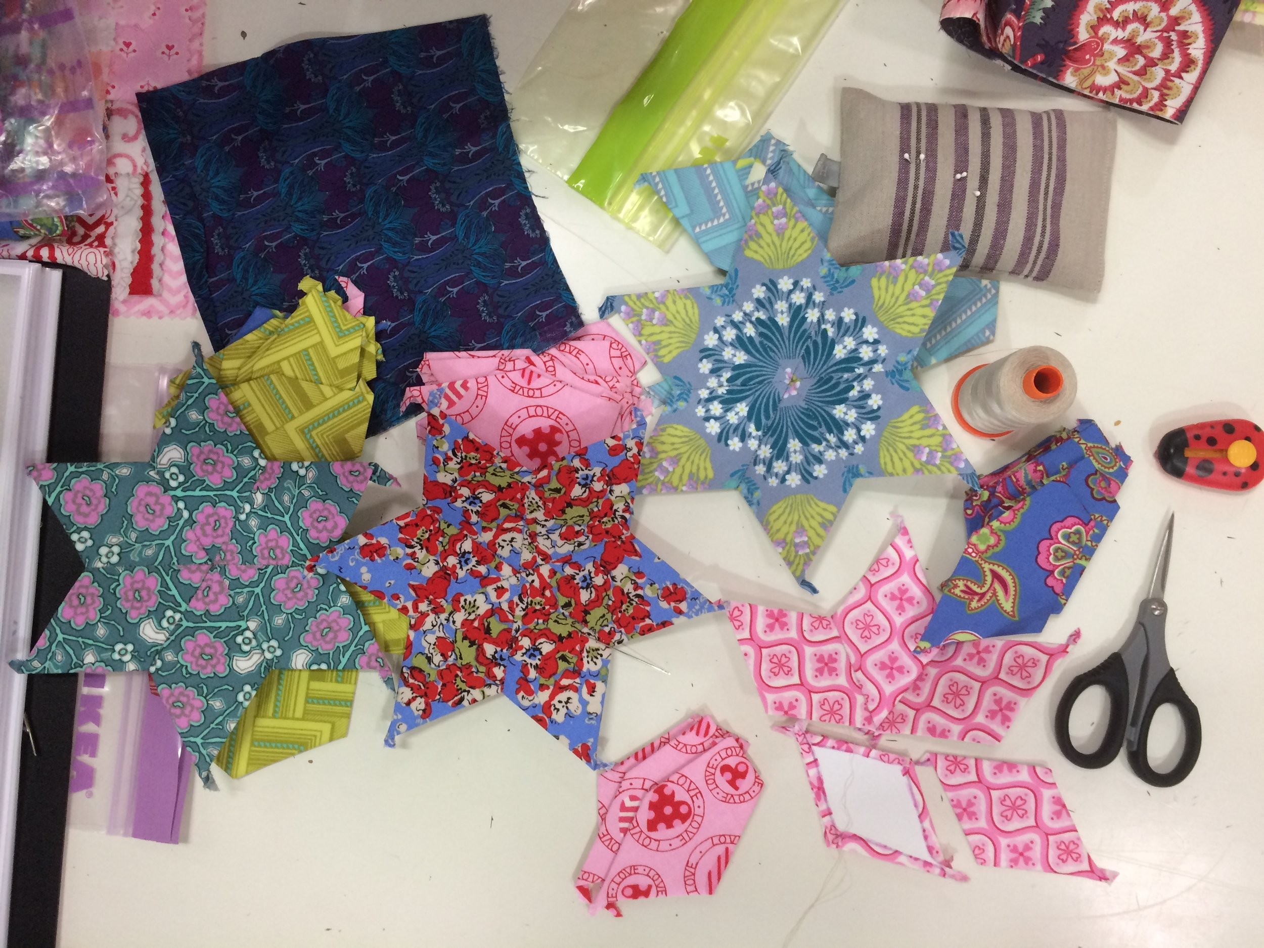 Mary-Ann has started her 'margstars' (as well as finishing off many quilt tops recently).