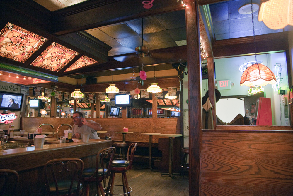 Erin's Pub Interior