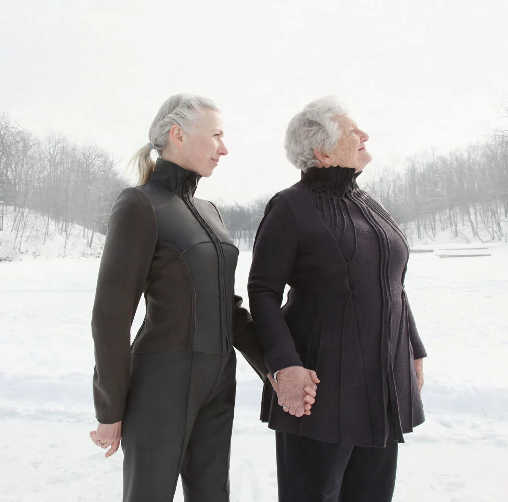 two_women_100.jpg