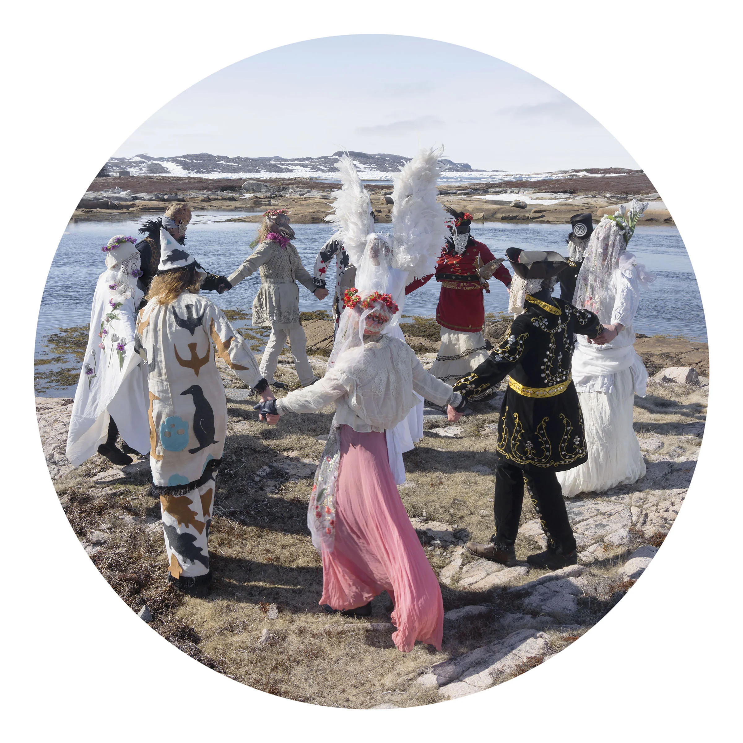 mummers_circle_2400.jpg