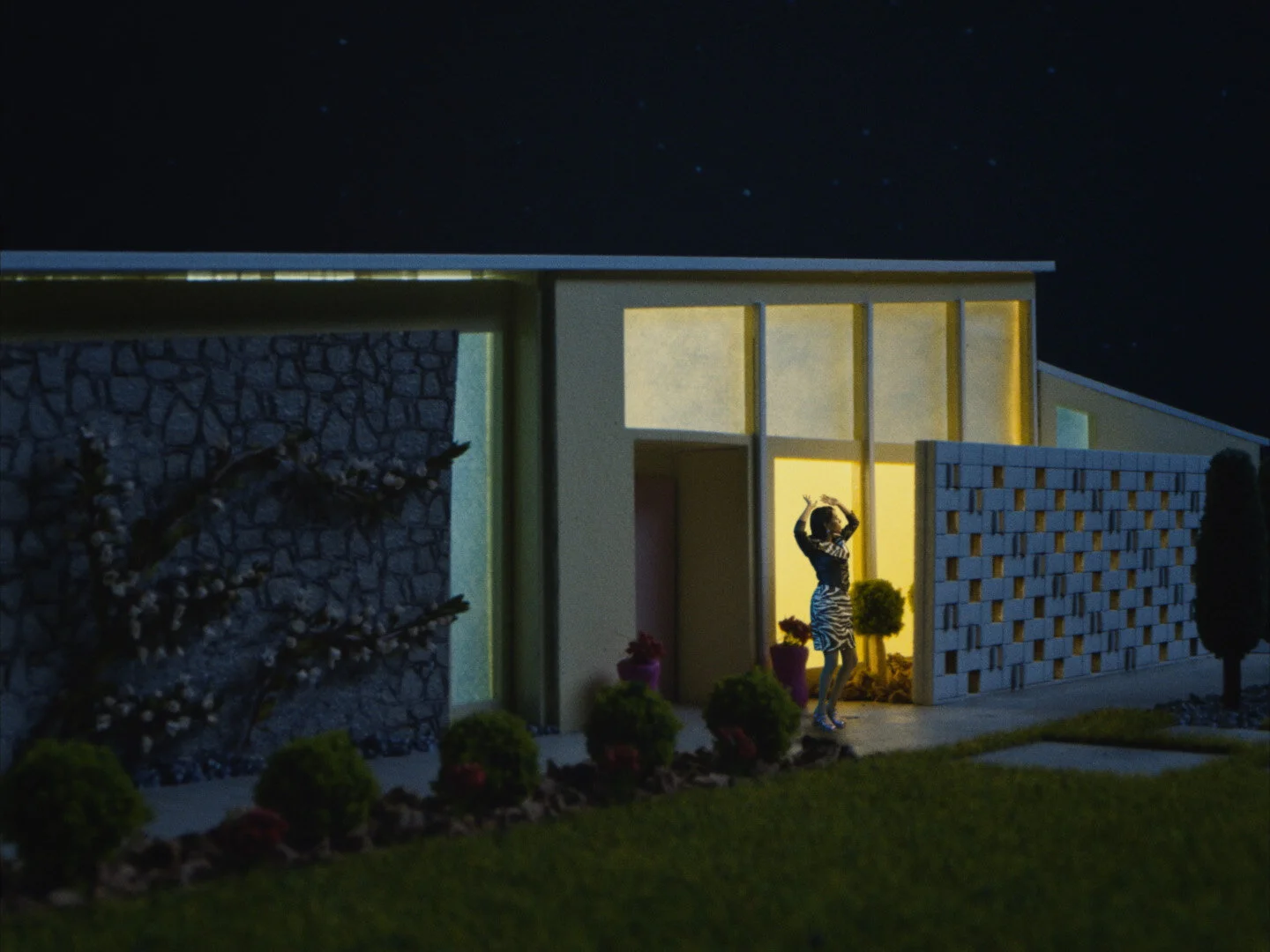 CLYPSO_STORM_FINAL_PRO RES.00_02_56_10.Still047.jpg