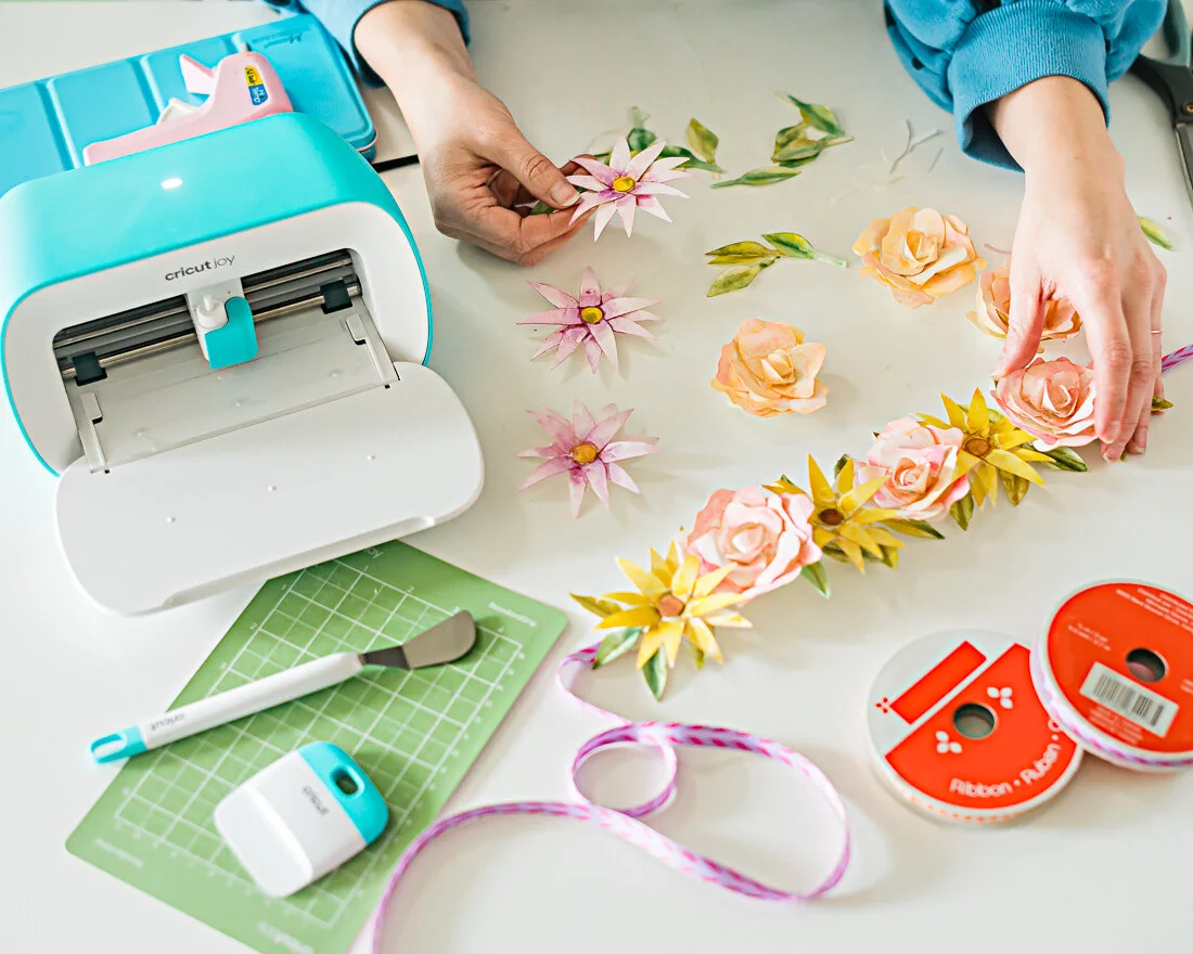paper flower crown tutorial with cricut!