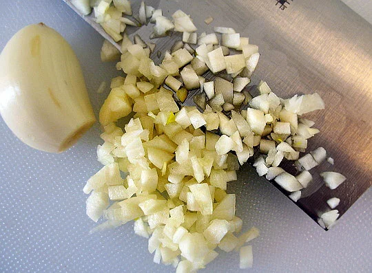 2008_05_28-MinceGarlic1.jpg