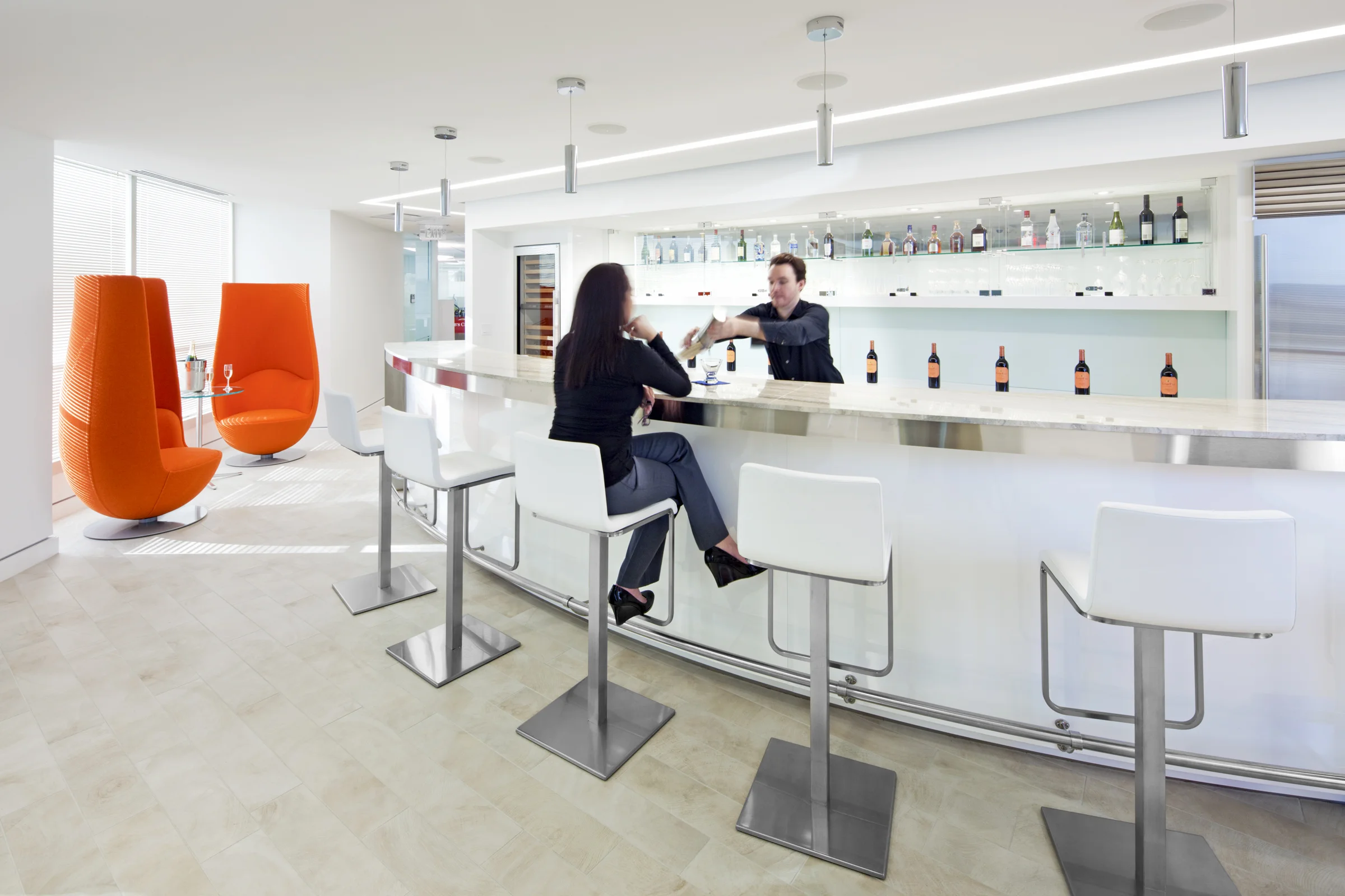 Pernod Ricard - Travel Retail_44470.00.0_Int Bar_MR.jpg