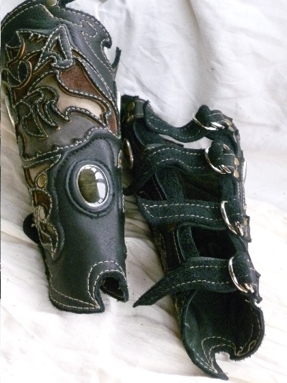 wolf cuff 5.jpg