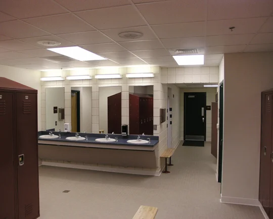 hp3 Men's Locker.jpg