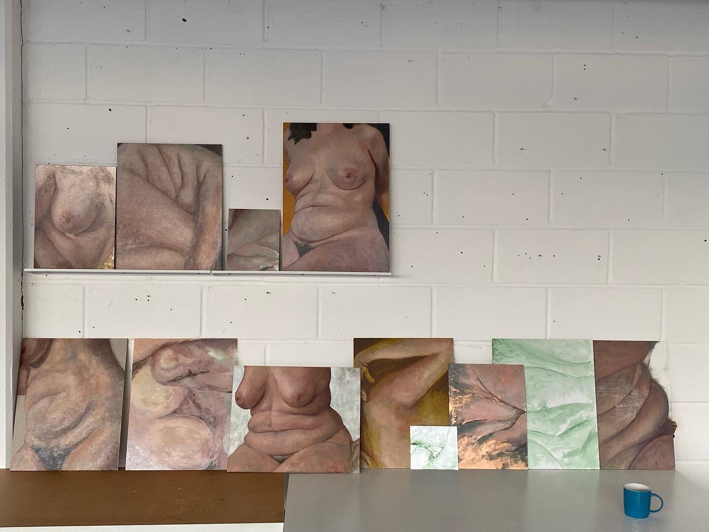 Final day @workhall.uk Sedici artist residency and it is interesting to look at the numerous flesh studies I have started (not finished!) over the last two weeks.  I set out to experiment with new colors, surfaces and painting techniques. And I have 